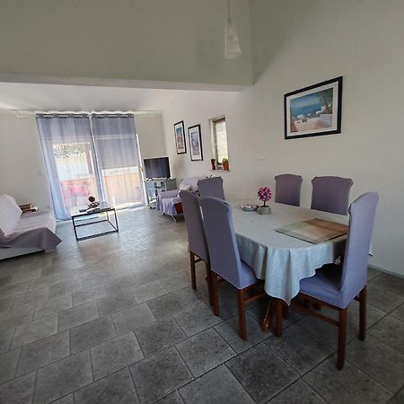 Apartman Olic Razanac Bagian luar foto